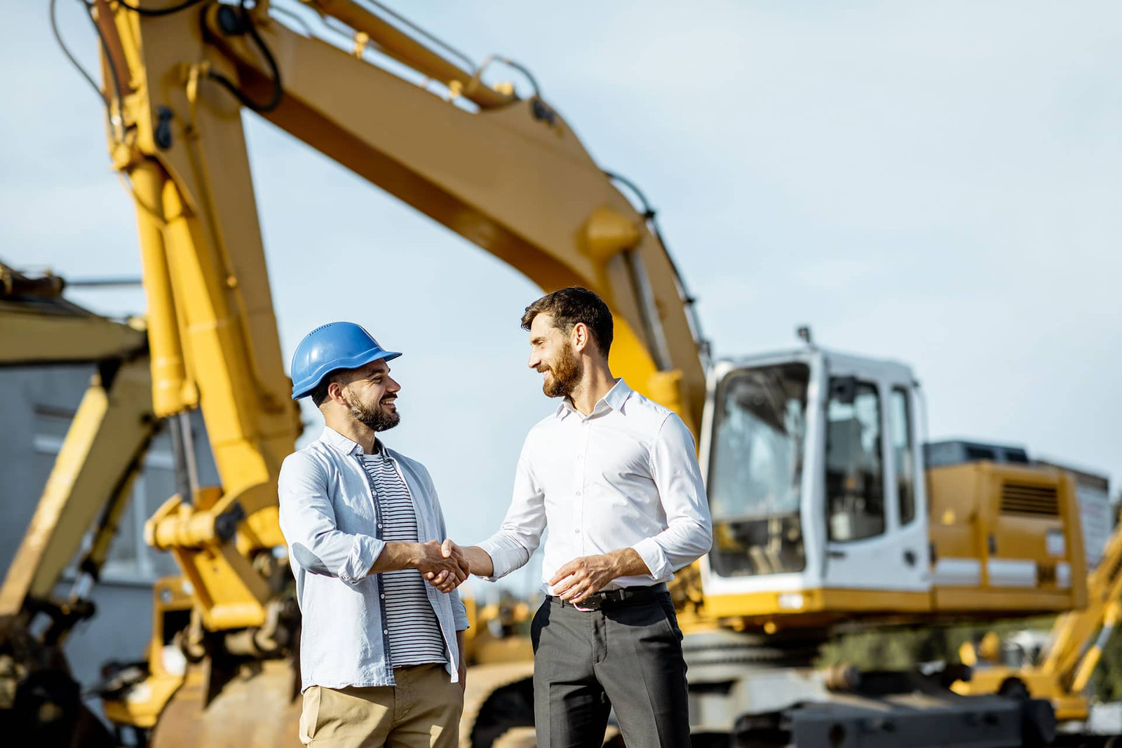 The Benefits of Renting Heavy Equipment Today